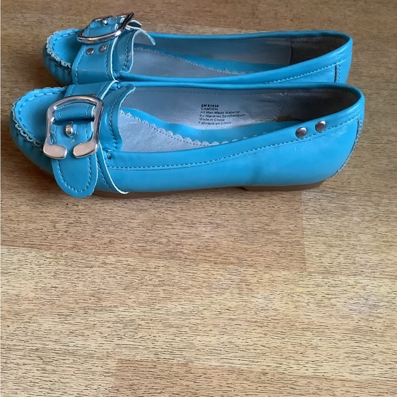 Camden blue Nevada flats, never worn but without tag.in size 6M - Picture 3 of 4